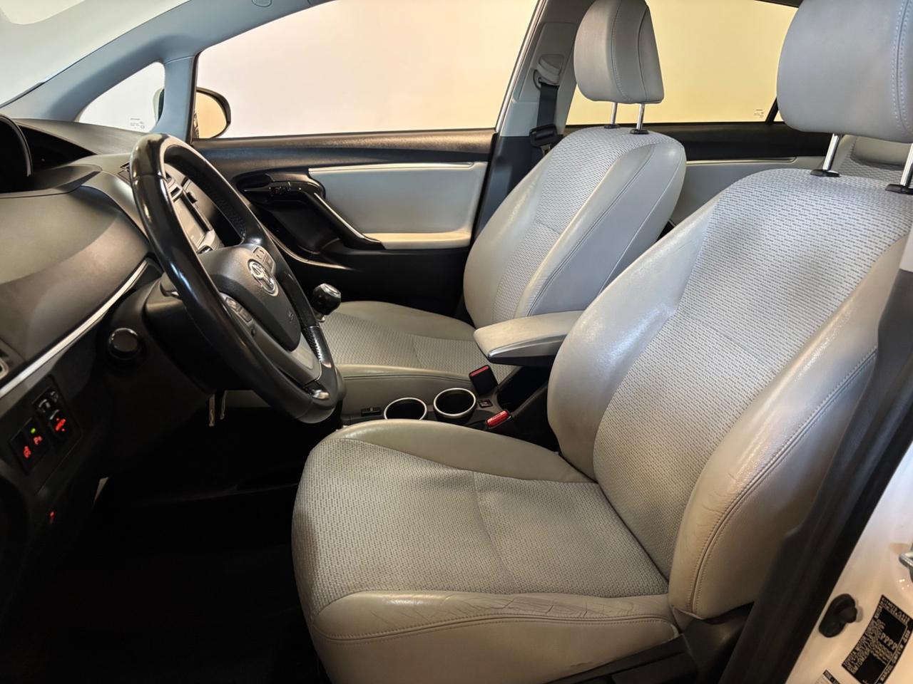 Toyota Verso 1.6 D-4D | 7 POSTI |