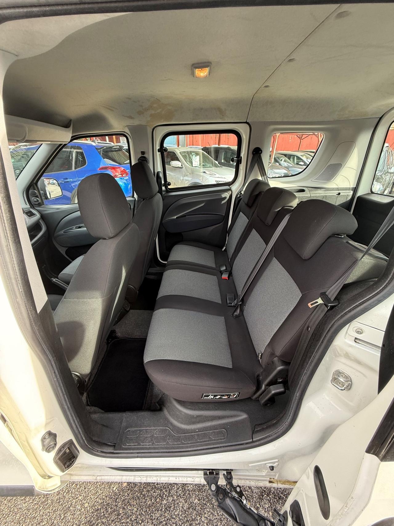 Doblò 1.6 MJT /( 80 mila ) UNIPRO/RATE/5 POSTI/PERMUTE