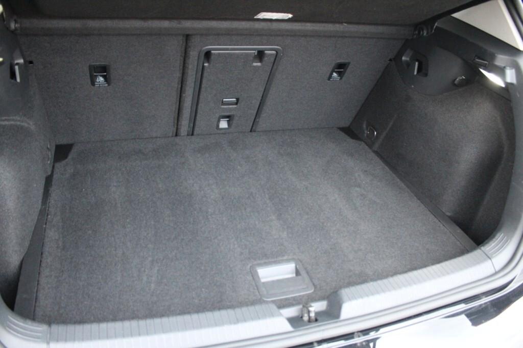 VOLKSWAGEN Golf 2.0 TDI 115cv *Luci Ambiente