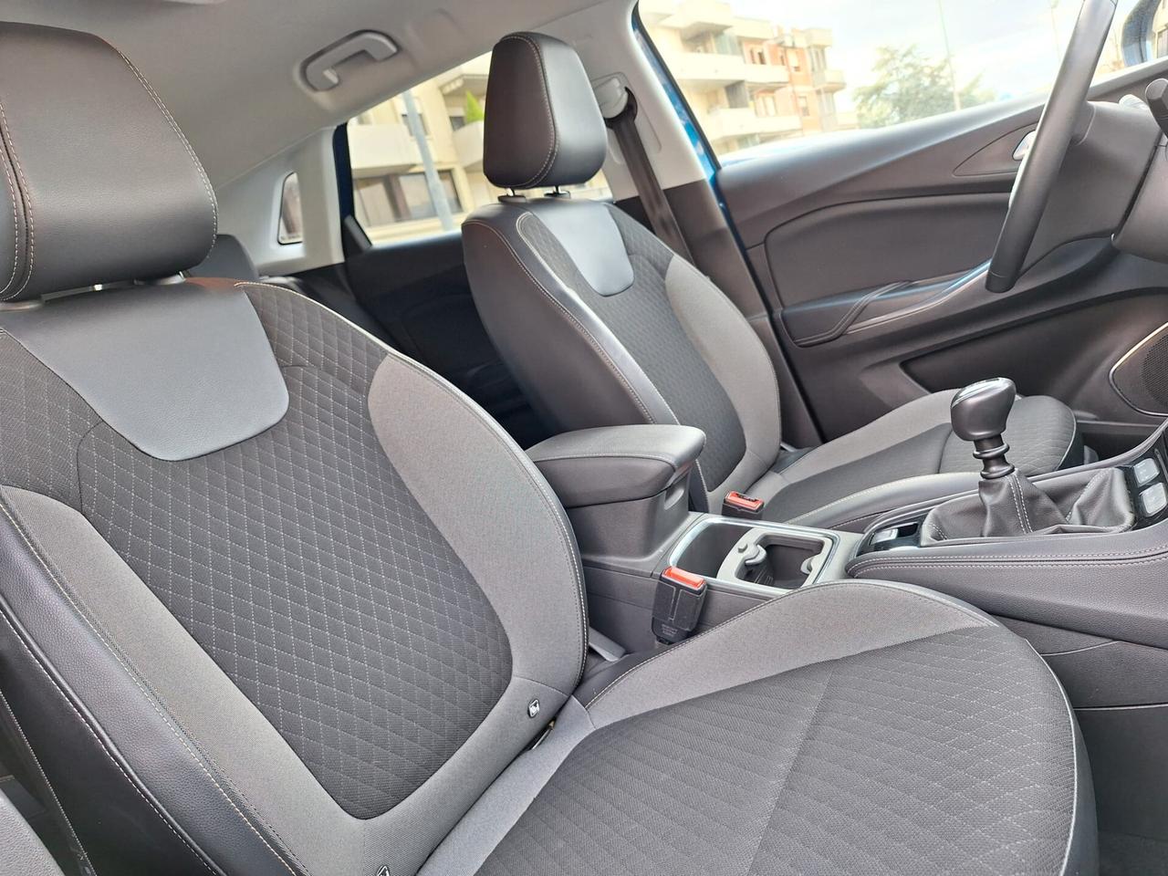 Opel Grandland X 1.5 diesel Ecotec Business X NEOPATENTATI IVA ESPOSTA