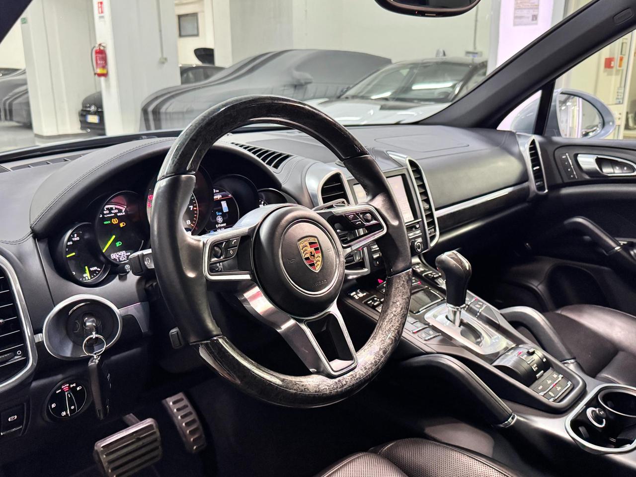 Porsche Cayenne 3.0 e-hybrid S tiptronic