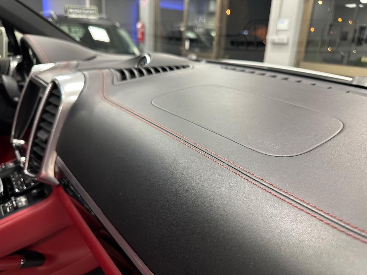 Porsche Cayenne 3.0 Diesel 12/2016 euro 6 239 cv