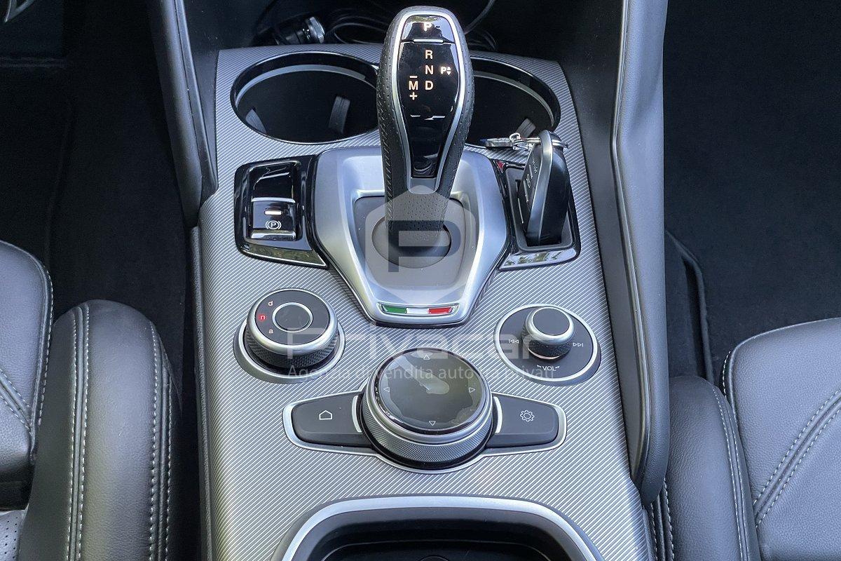 ALFA ROMEO Giulia 2.0 Turbo 280 CV AT8 AWD Q4 Veloce