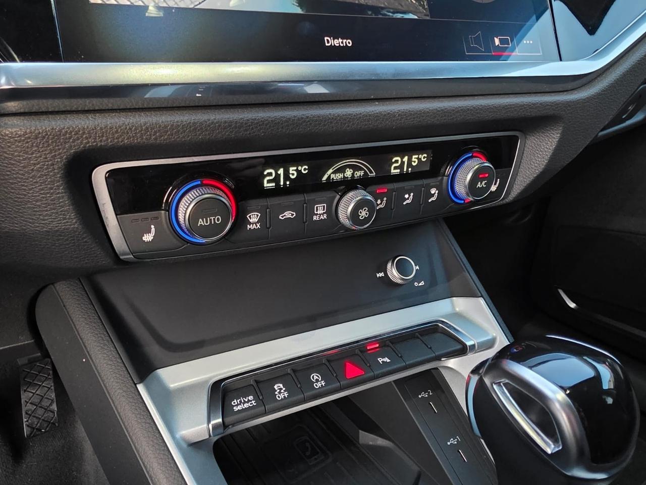 Audi Q3 35 TDI S tronic Identity Black