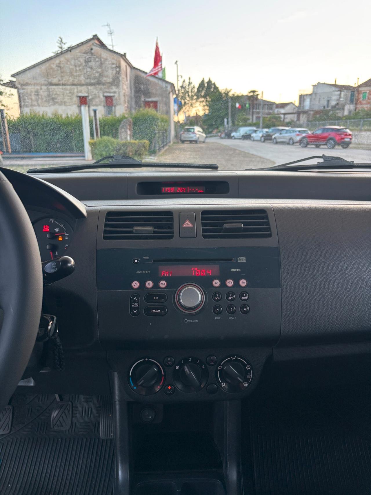 Suzuki Swift 1.3 DDiS 5p. GLX-2005