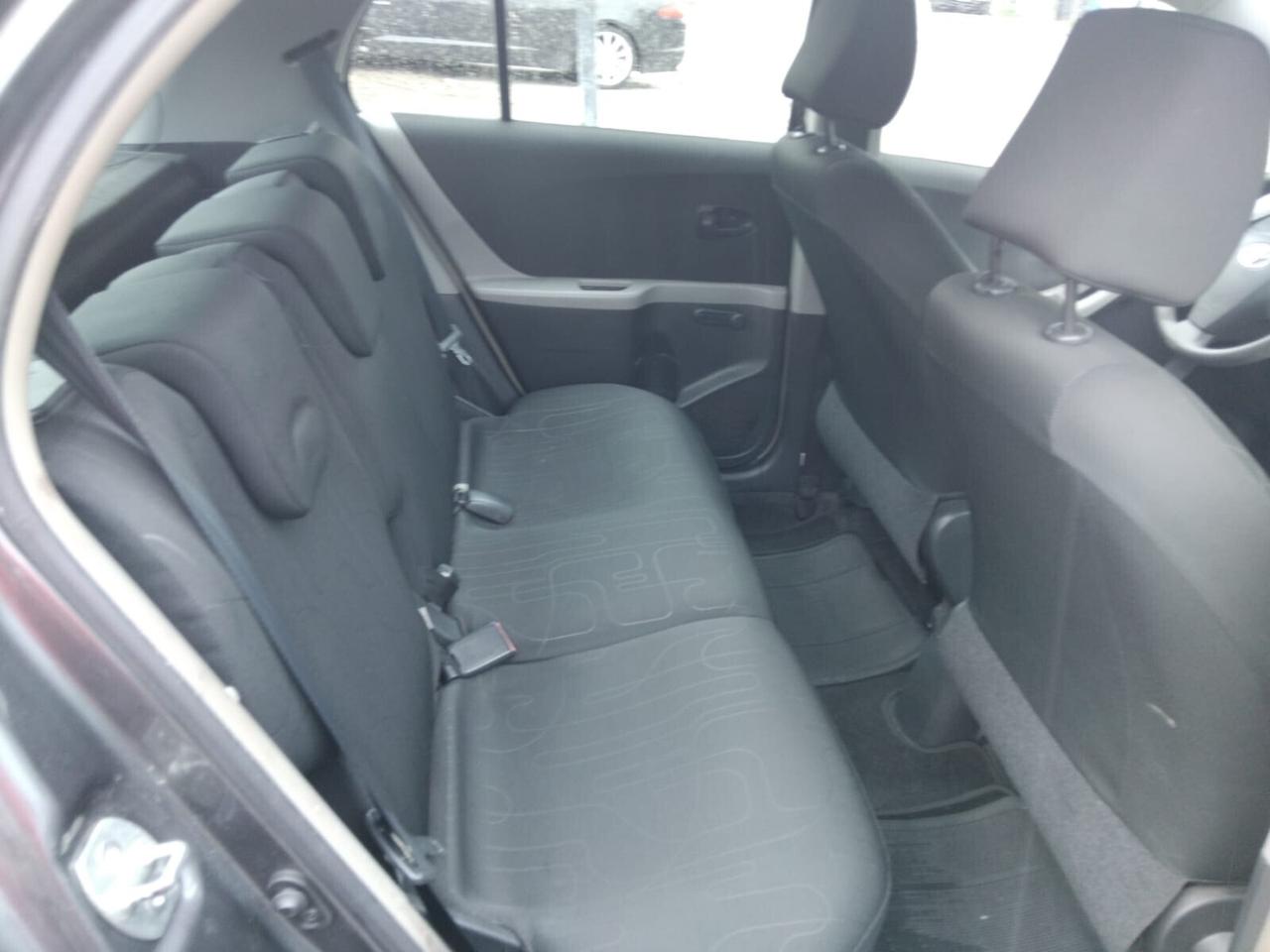 Toyota Yaris 1.0 5 porte Luxury pack