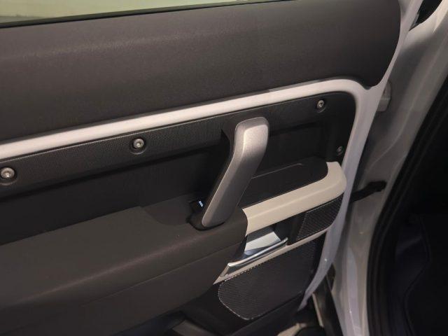 LAND ROVER Defender 110 3.0D I6 200 CV AWD Auto X-Dynamic SE