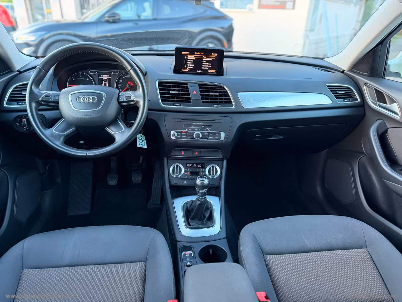 AUDI Q3 2.0 TDI Business Plus
