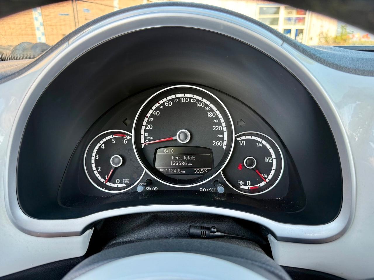 Volkswagen Maggiolino Cabrio 1.6 TDI Design 105cv