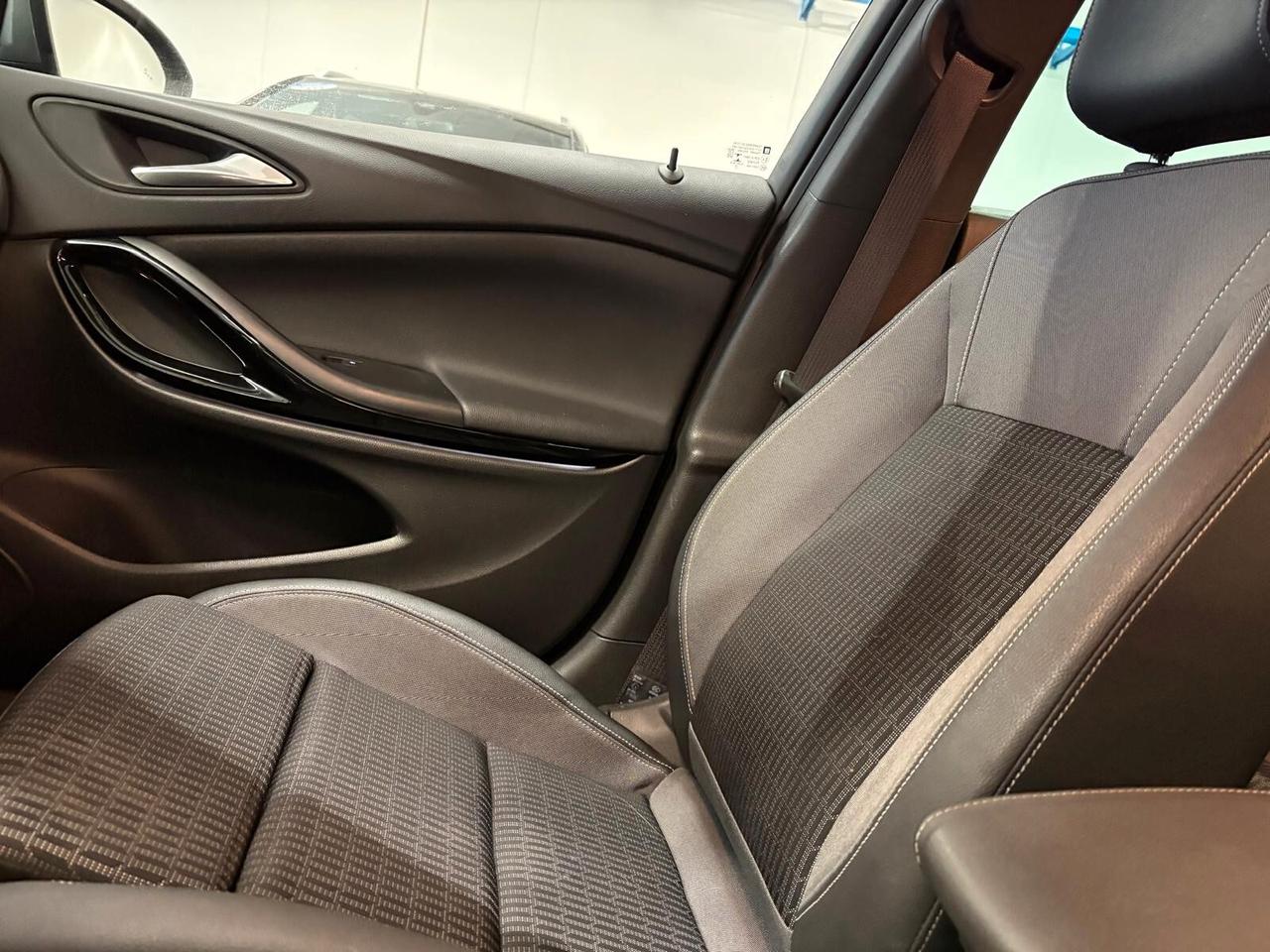 Opel Astra BUSINESS ELEGANCE 1.2 Turbo 130 CV 5 p. SPOTICAR