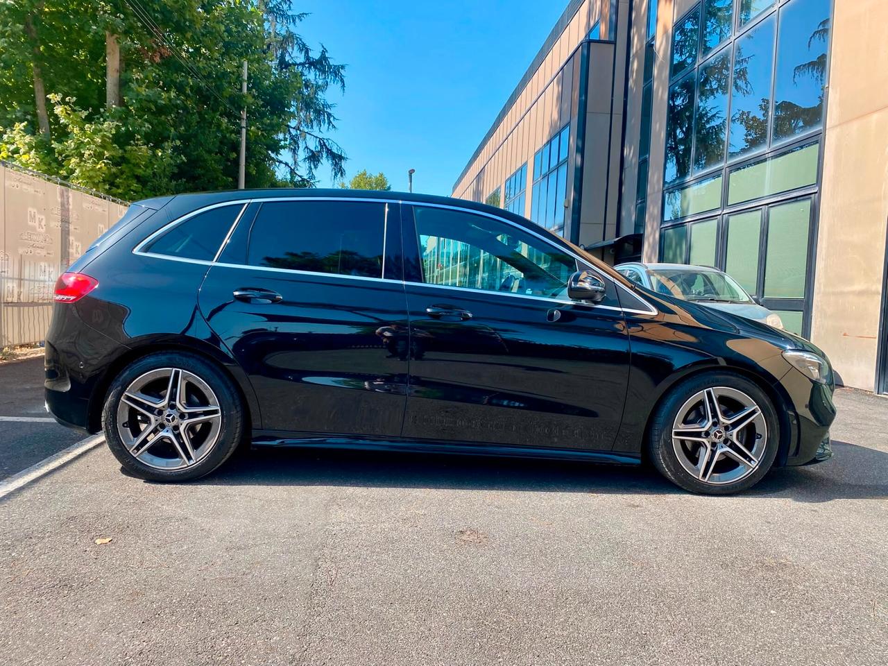Mercedes-benz B 180 d AMG Premium TAGL. UFFICIALI