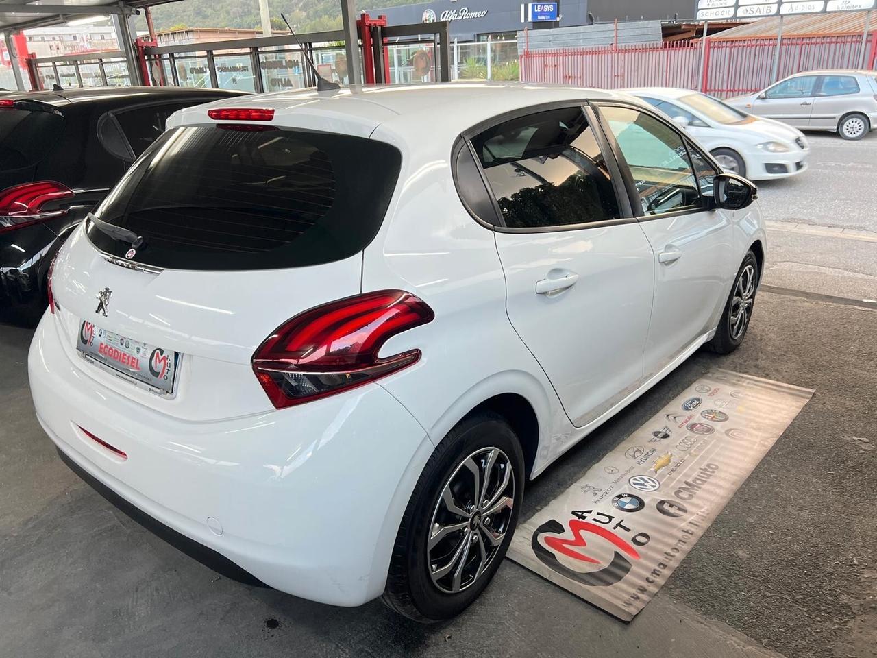 Peugeot 208 BlueHDi 75 5 porte Black Line 2018