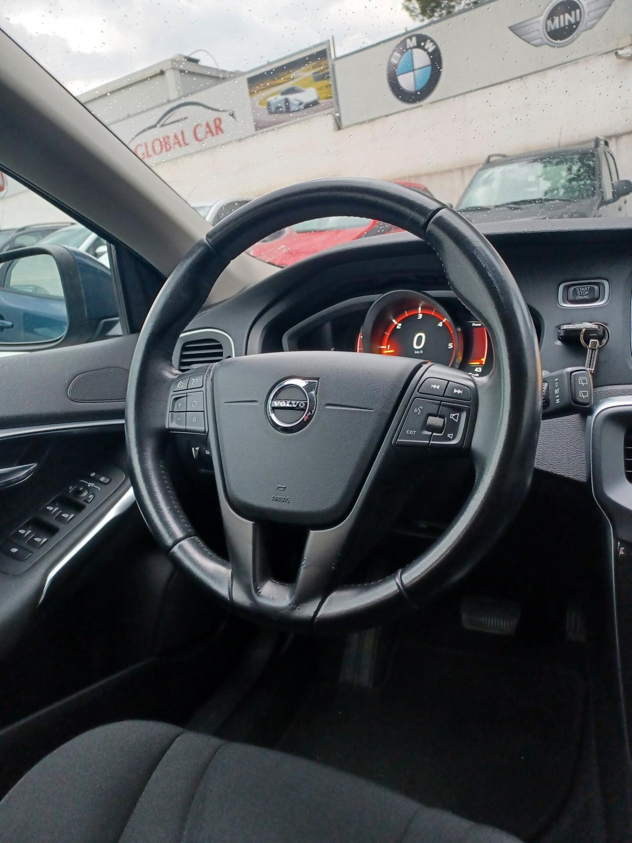 Volvo V40 D3 Geartronic Momentum ANNO 2017