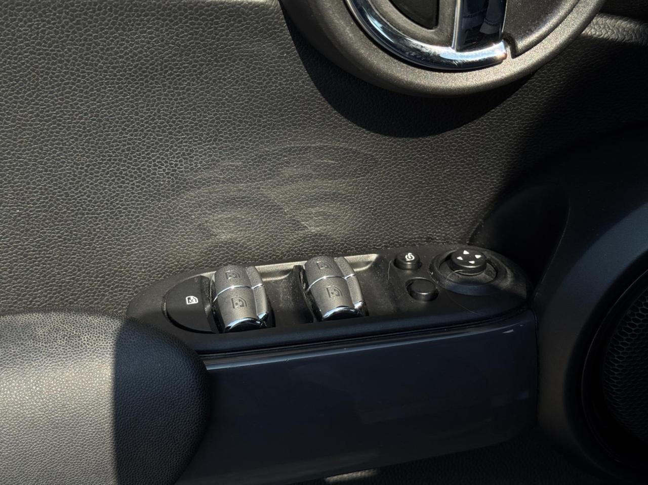 Mini 5 Porte One Essential 1.5 Twin Power Turbo 102cv Steptronic