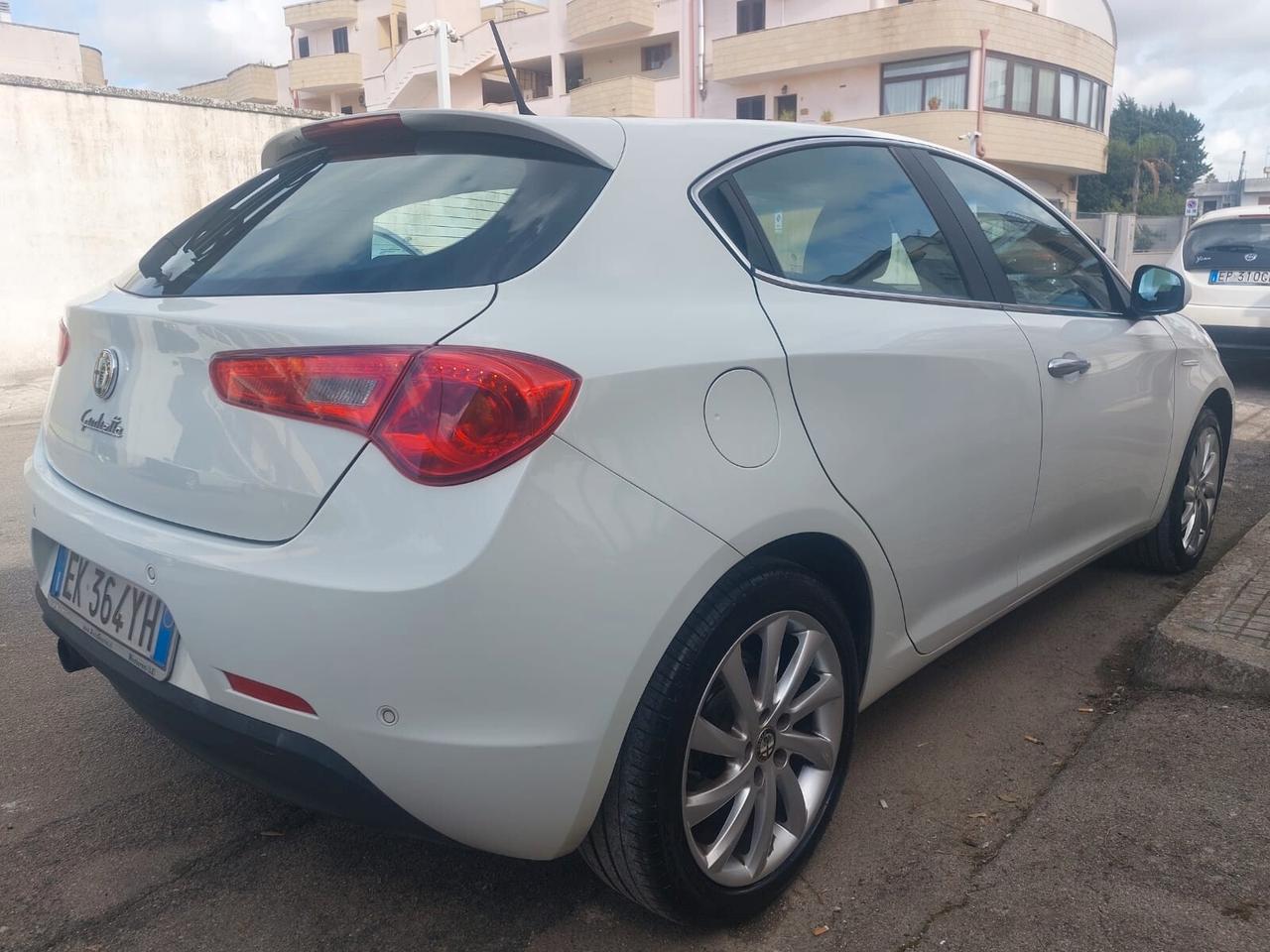 Alfa Romeo Giulietta 1.6 JTD 105 CV