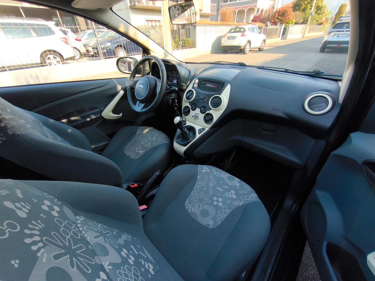 FORD KA 1,2 BENZ- KM 98000 -OK NEOPATENTATI