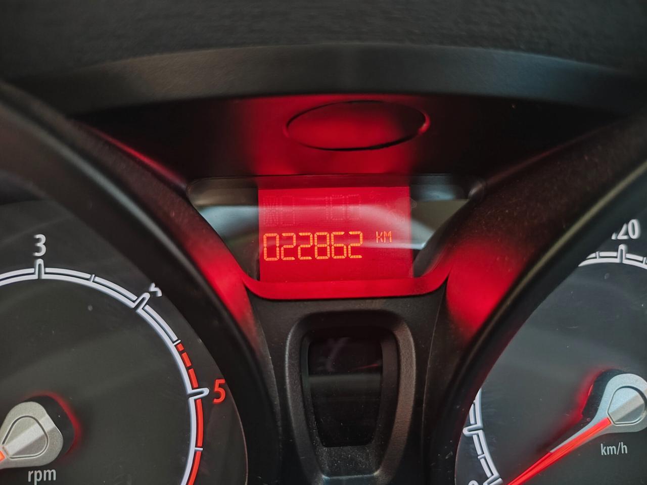 FORD FIESTA 23.000KM NEOPATENTATI