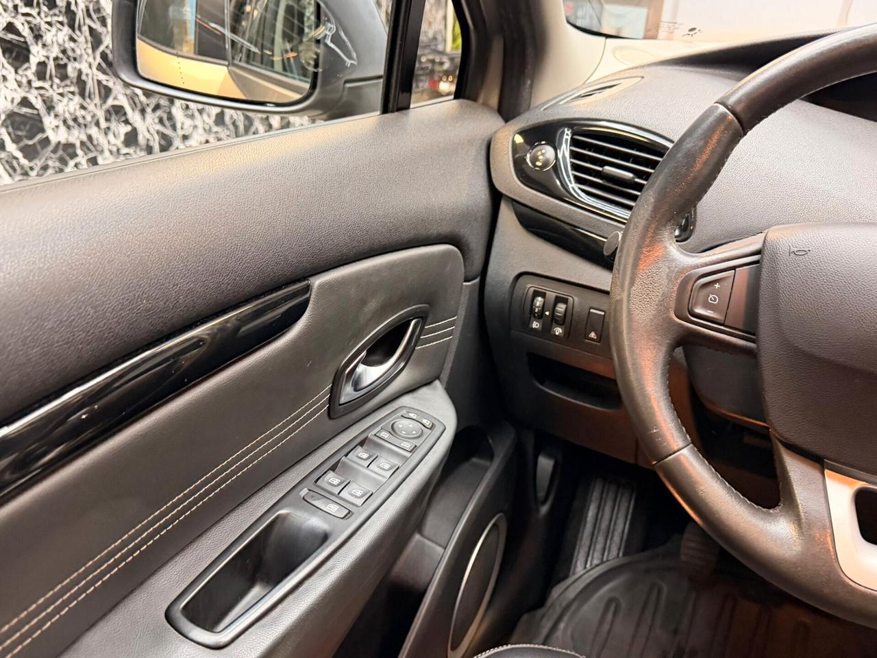 Renault Scenic Scénic X-Mod 1.4 TCe Dynamique