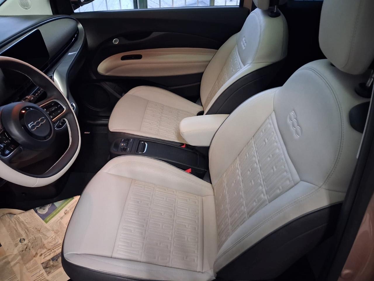 Fiat 500 500e 3+1 42 kWh La Prima VENDUTA