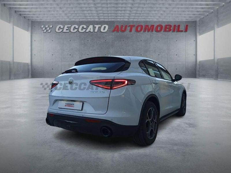 Alfa Romeo Stelvio 2023 2.2 t Sprint Q4 210cv auto