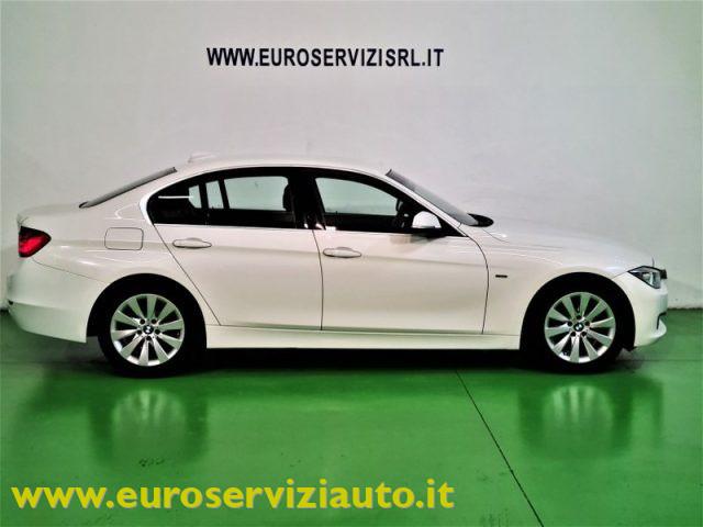 BMW 328 i Luxury