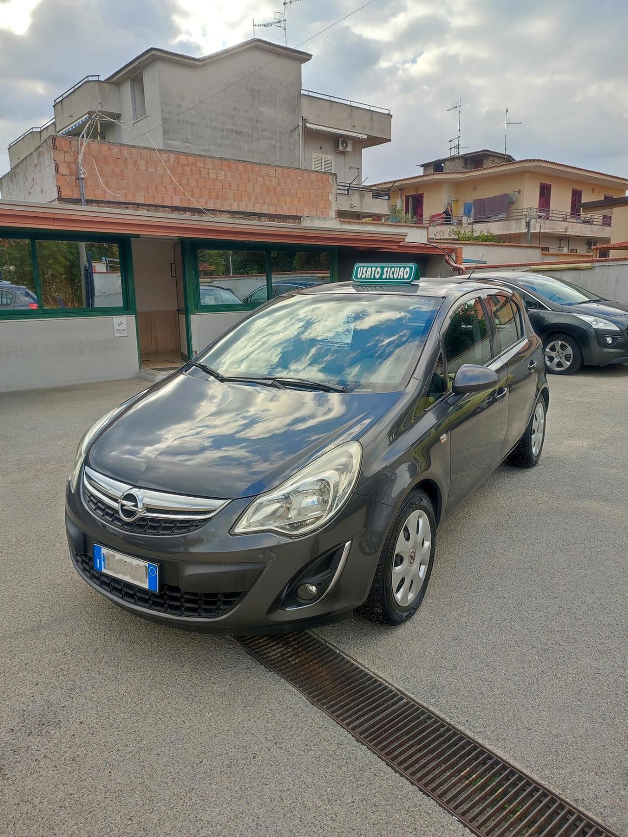 Opel Corsa 1.2 5 porte Club