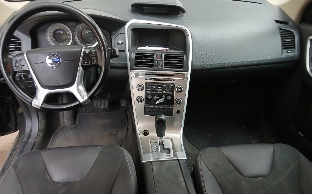 Volvo XC60 Momentum *CAMBIO DA VEDERE*