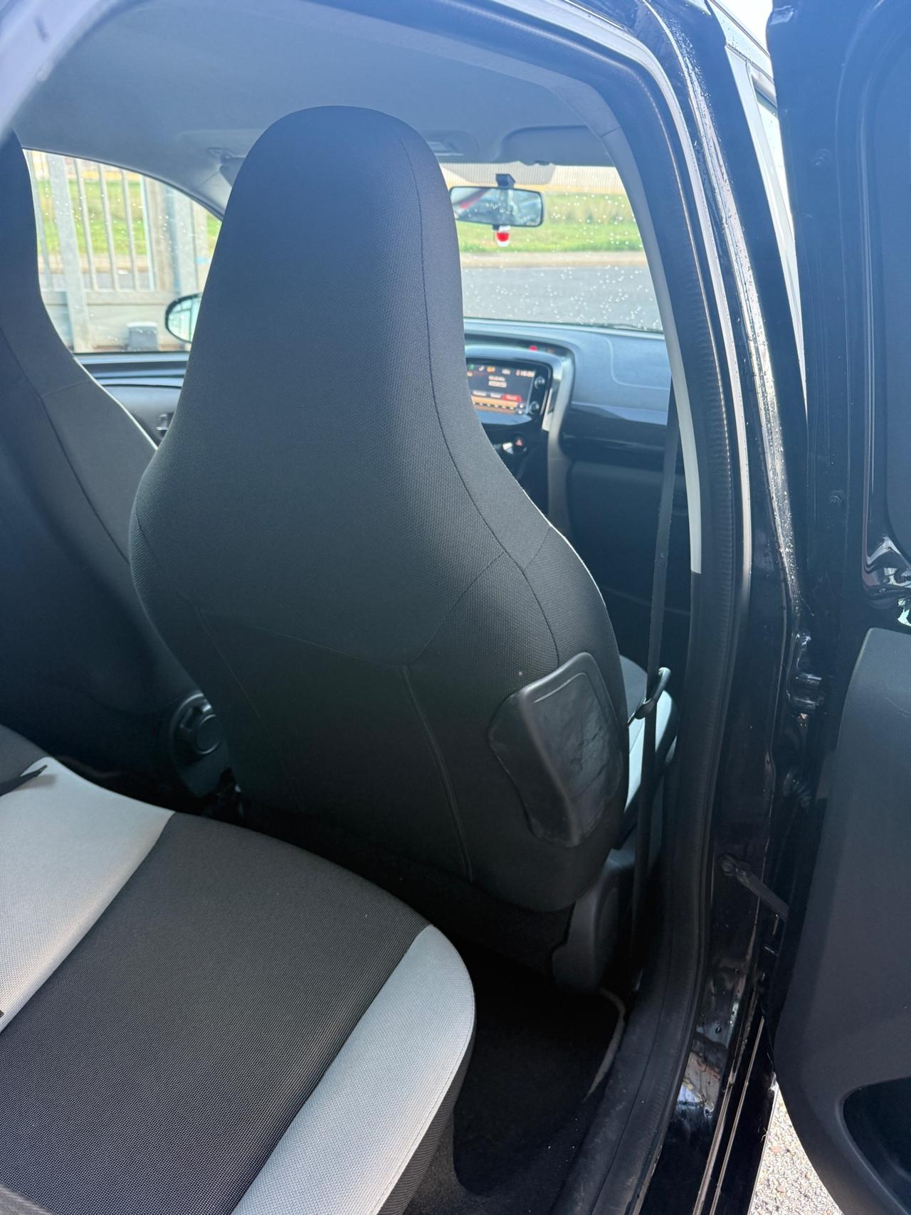 Toyota AYGO 1.0 Lounge XPLAY my14"