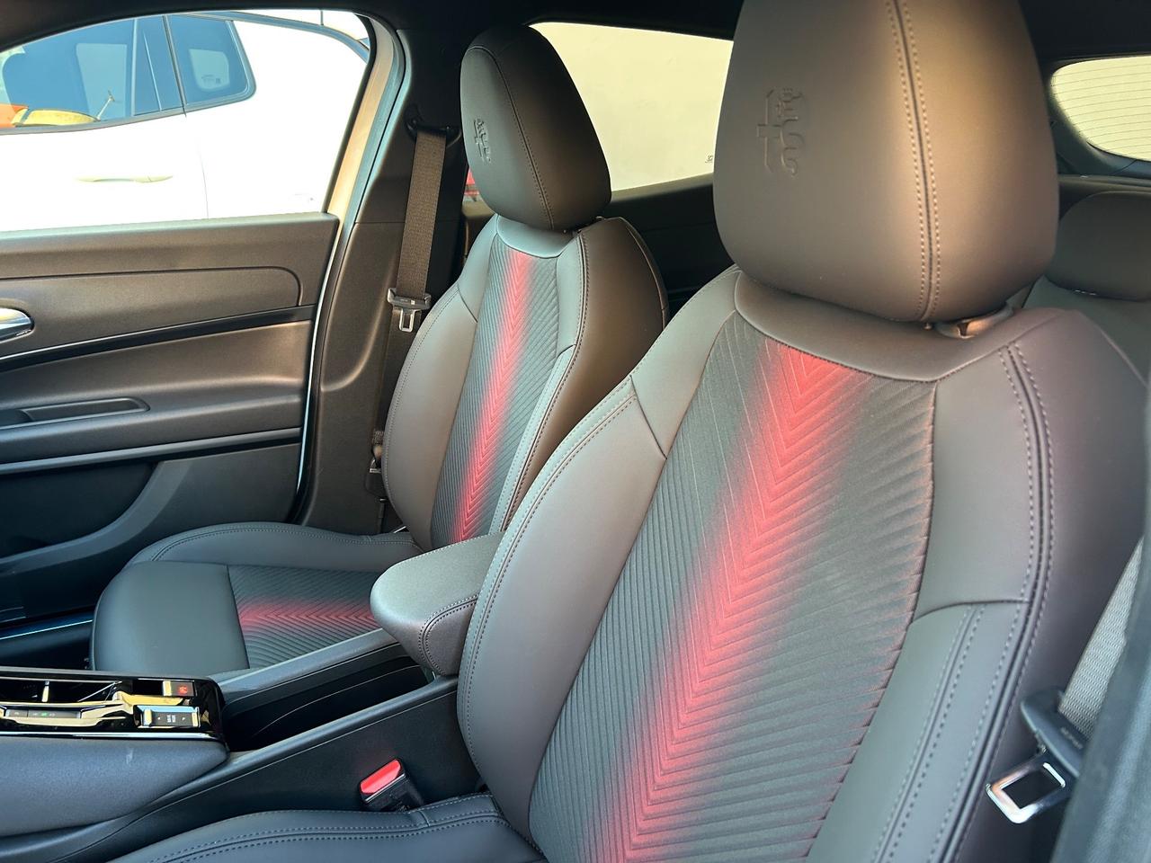 Alfa Romeo Junior 1.2 145 CV Hybrid eDCT6 Ti