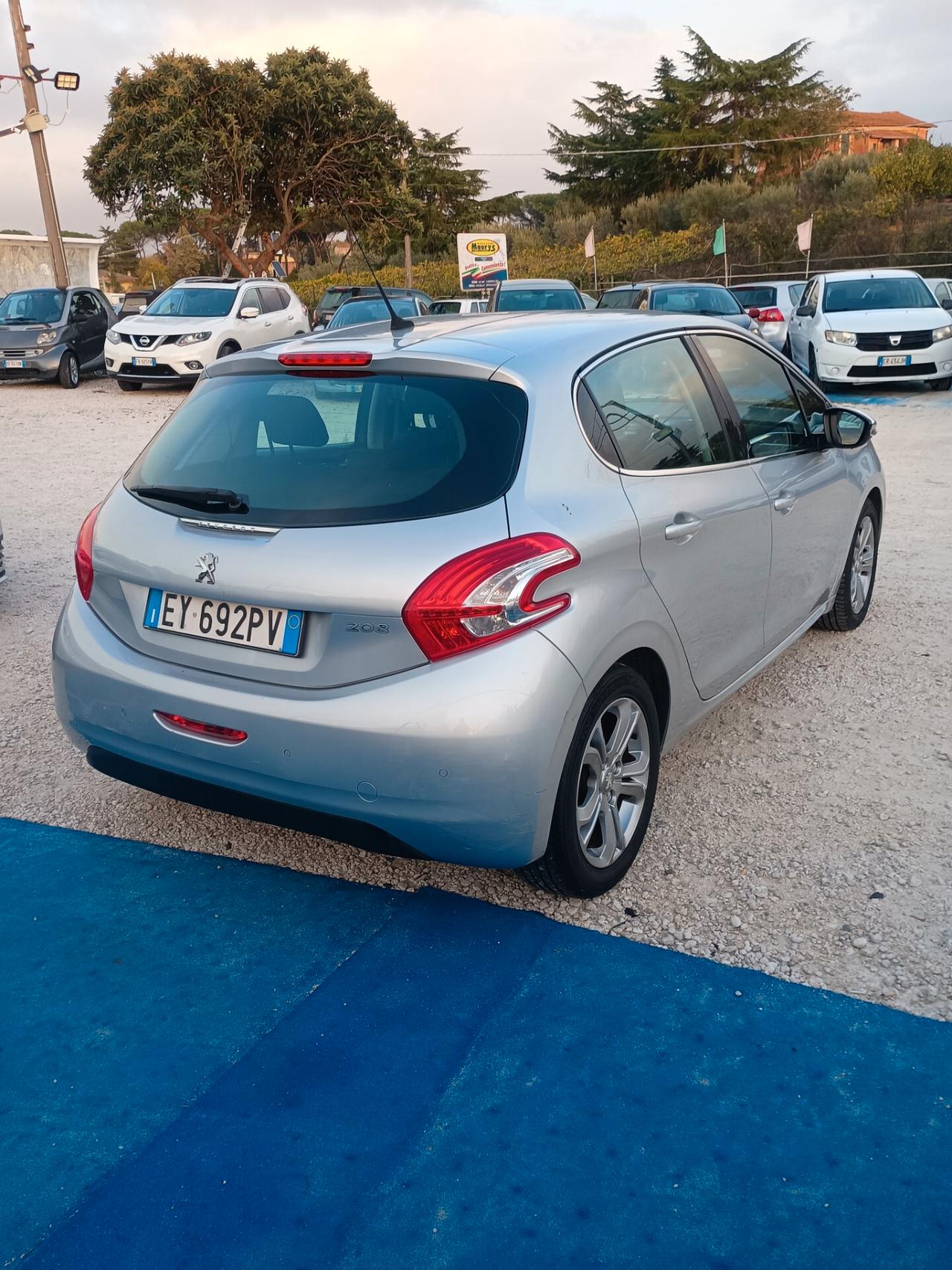 Peugeot 208 1.4 HDi 68 CV 5 porte Allure