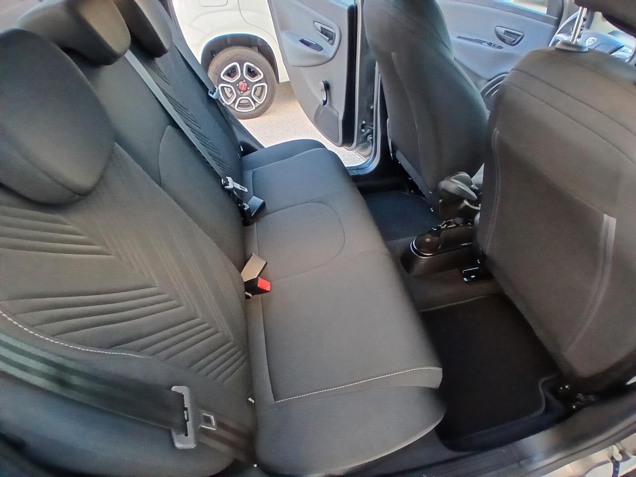 LANCIA YPSILON 1.0 HYBRID GOLD 2023