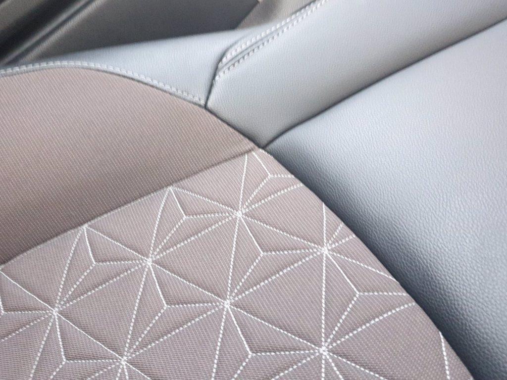 TOYOTA Yaris cross 1.5h lounge fwd 130cv e-cvt del 2024