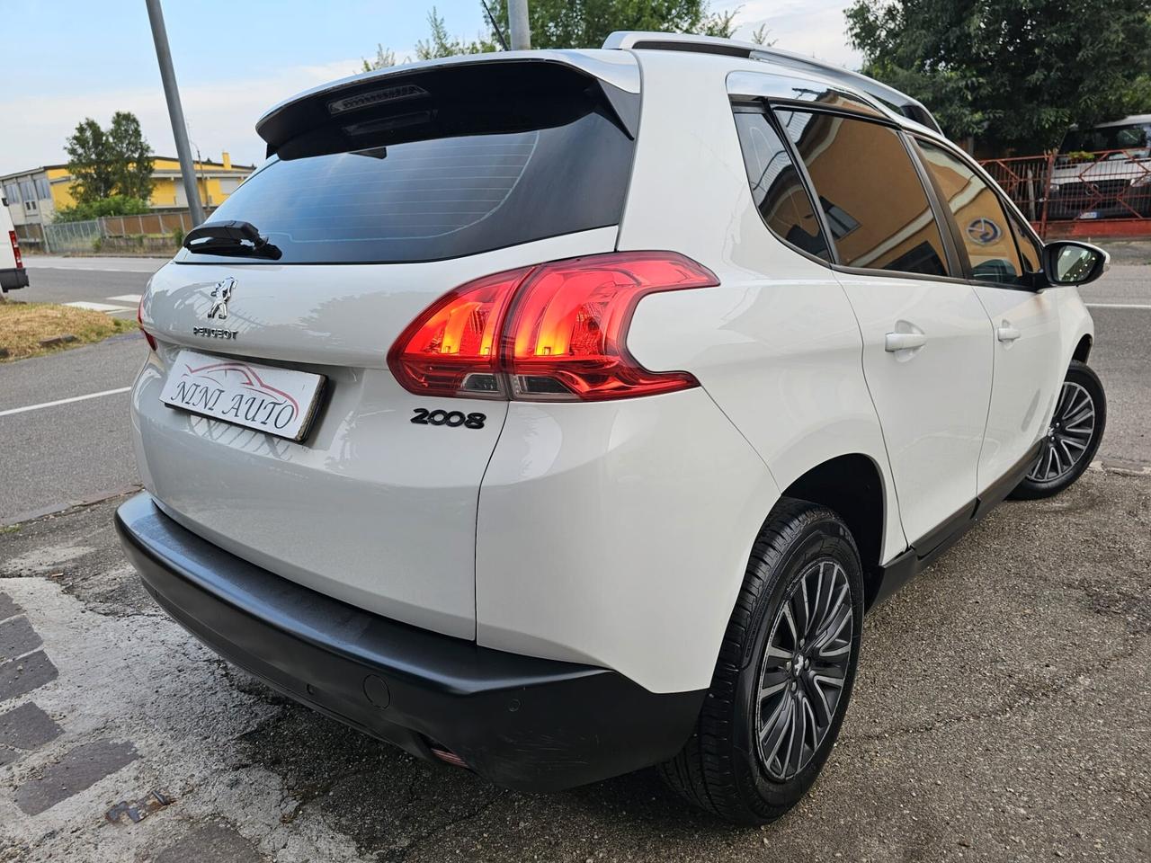 Peugeot 2008 1.4 HDi 68cv Access*Navi*Xeno*Euro5*Neopatentati