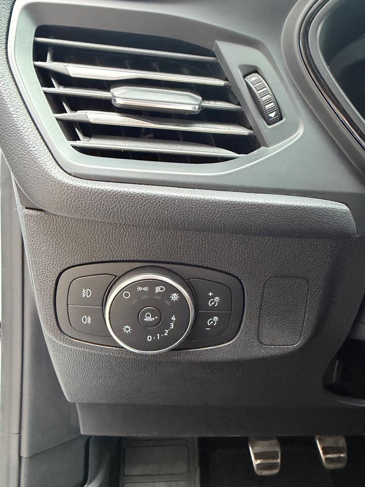 Ford Focus 1.0 EcoBoost Hybrid 125 CV 5p. ST-Line