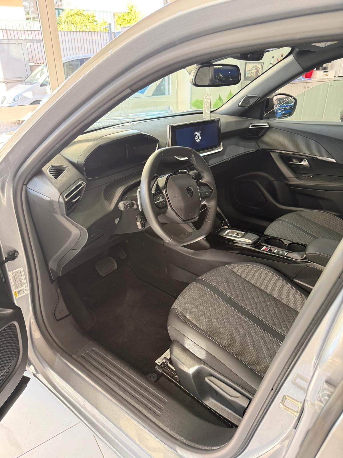 Peugeot 2008 PureTech 130 S&S EAT8 Allure