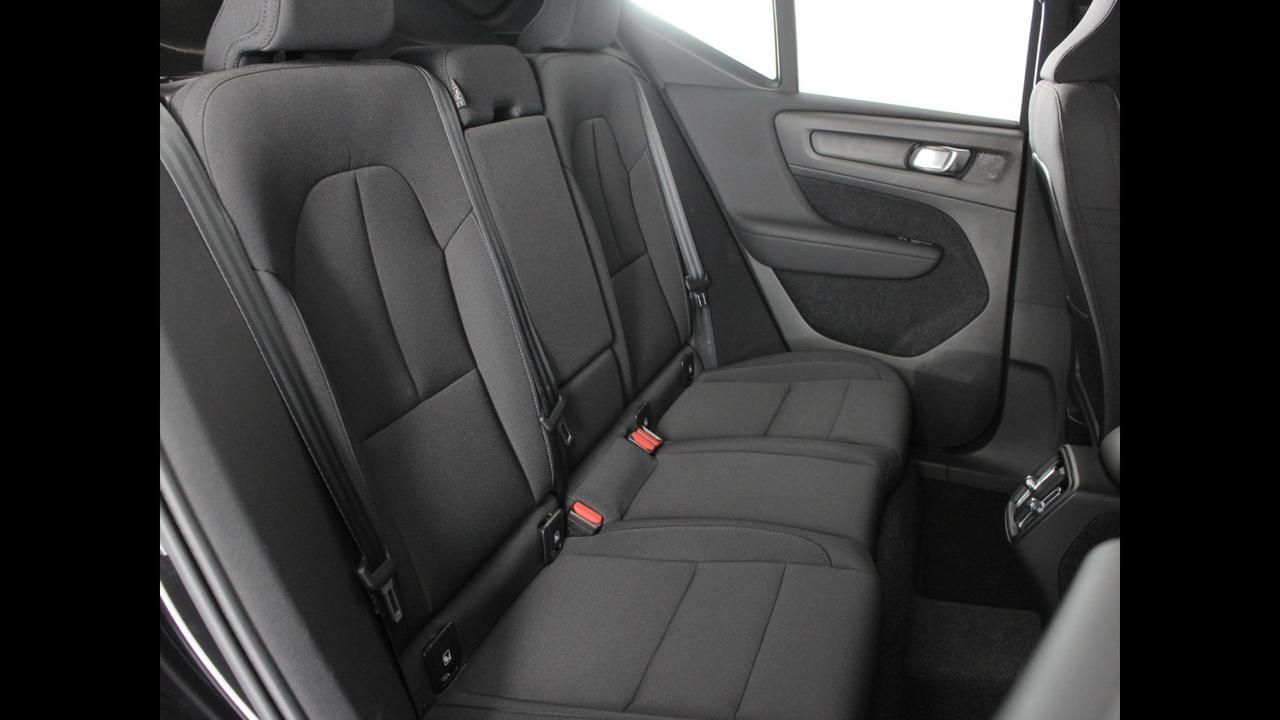 VOLVO XC40 - XC40 2.0 d3 Momentum my21
