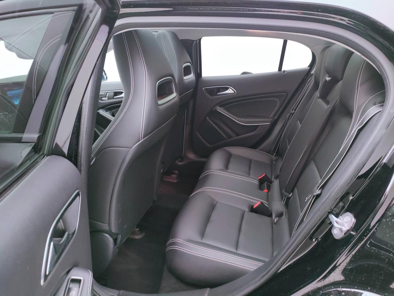 Mercedes-Benz GLA-X156 2017 - GLA 200 d Night Edition 4matic auto