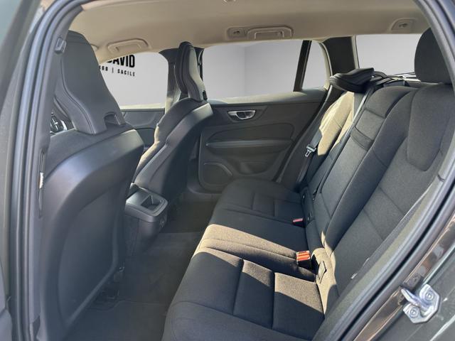 VOLVO V60 B4 (d) Geartronic Momentum Business Pro