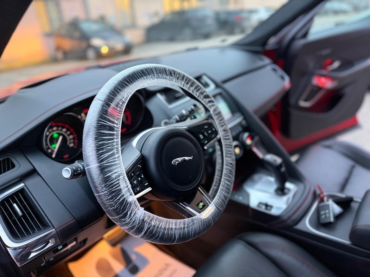 Jaguar E-Pace 2.0D 180 CV AWD R-Dynamic S