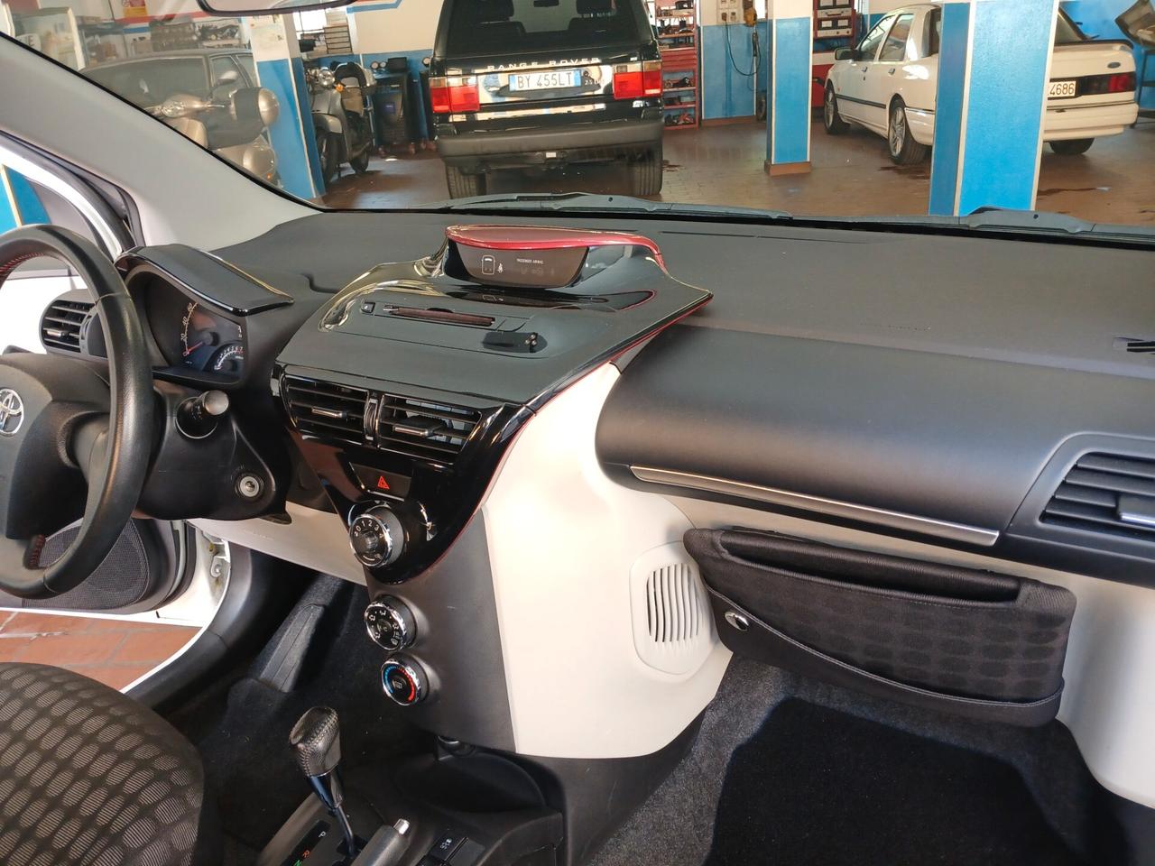 Toyota iQ 1.0 CVT Sol***AUTOMATICA 4 POOSTI ** KM 7 1 . 0 0 0 !!!!!*** 4 POSTI