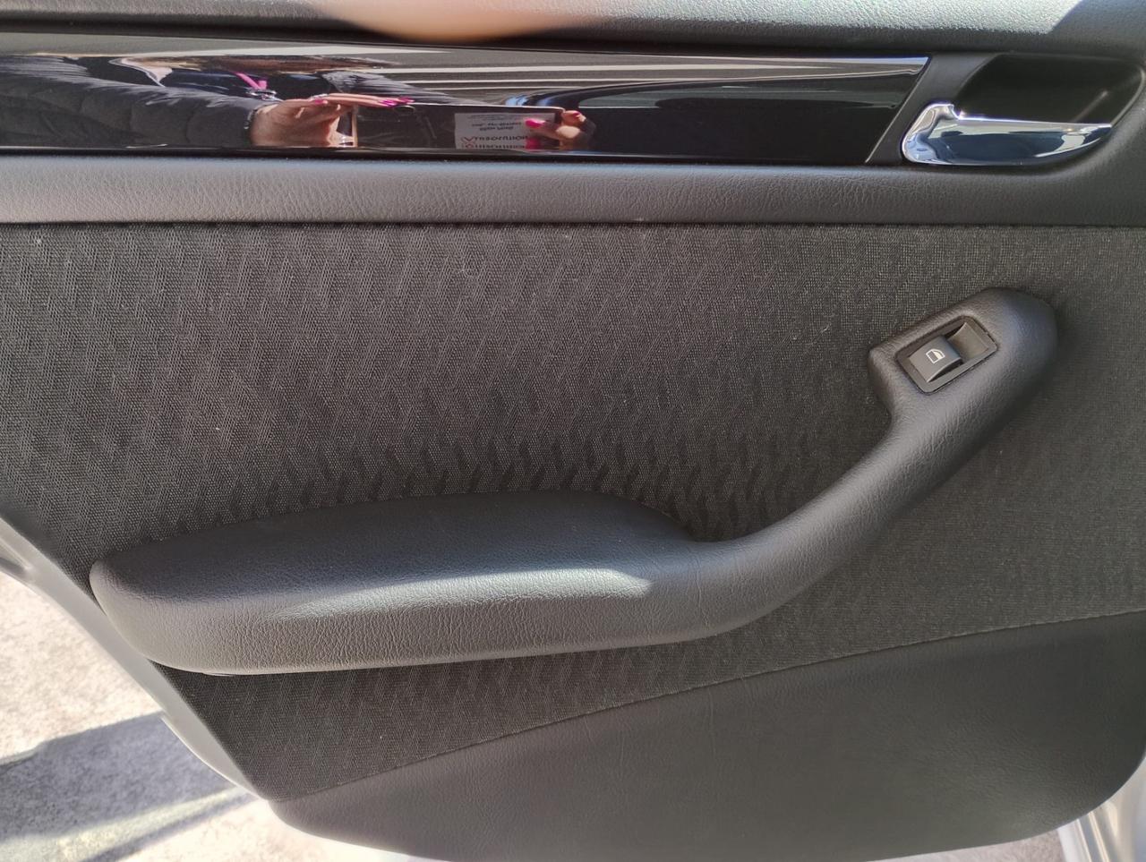 Bmw 320 320i cat 4 porte Attiva