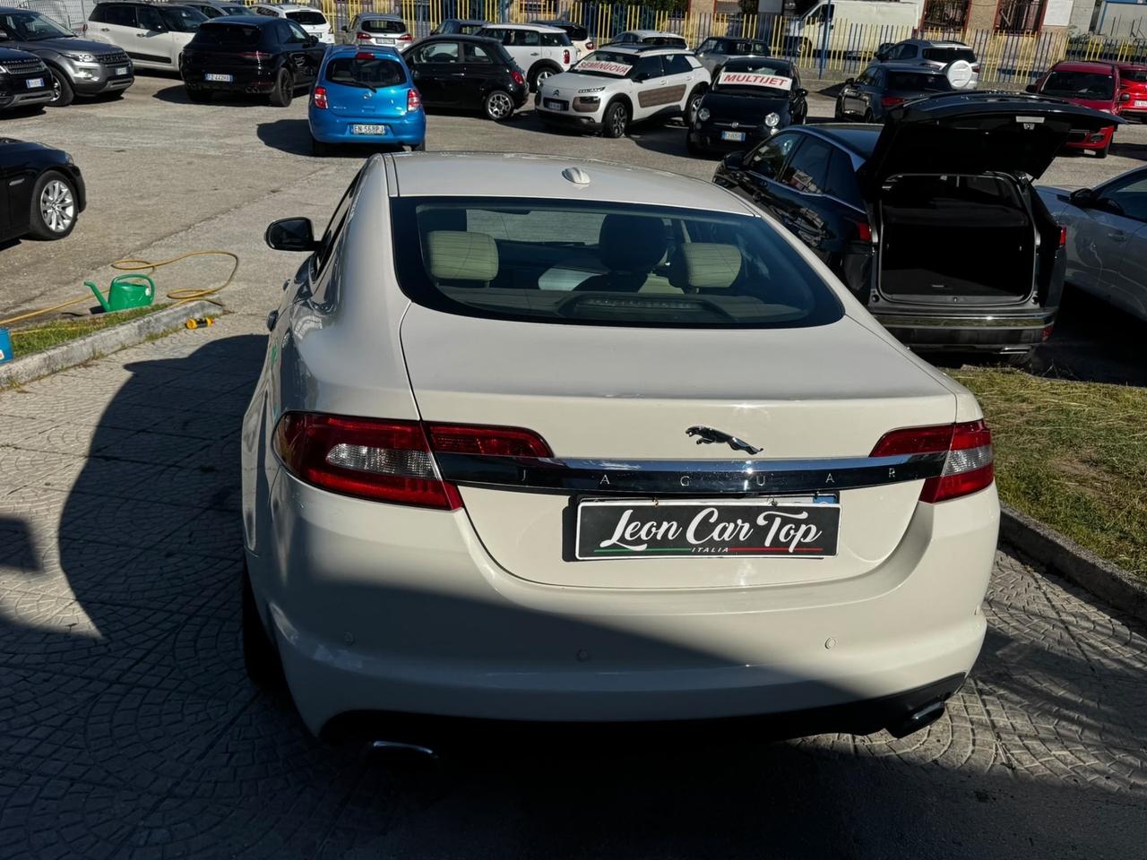 Jaguar XF 2.7D V6 Premium Luxury tagliandata e fatta distribuzione