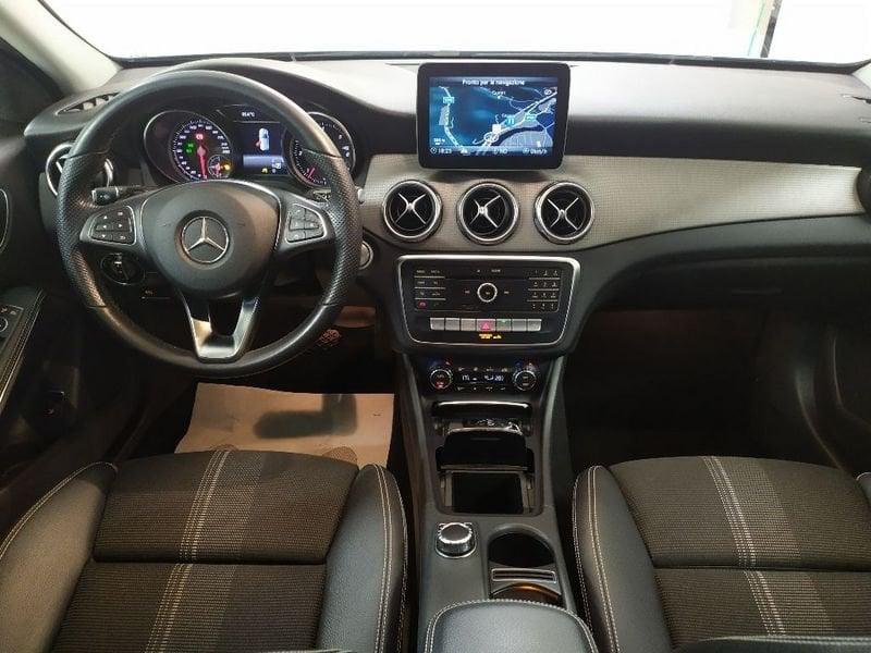 Mercedes-Benz GLA 200 d Premium 4matic auto