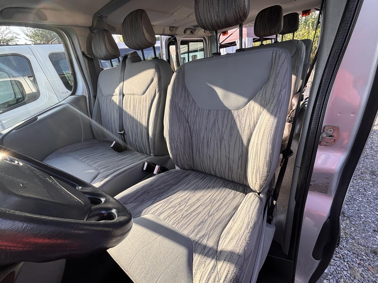 nissan primastar 7 posti trasporto 2 carrozzine per disabili