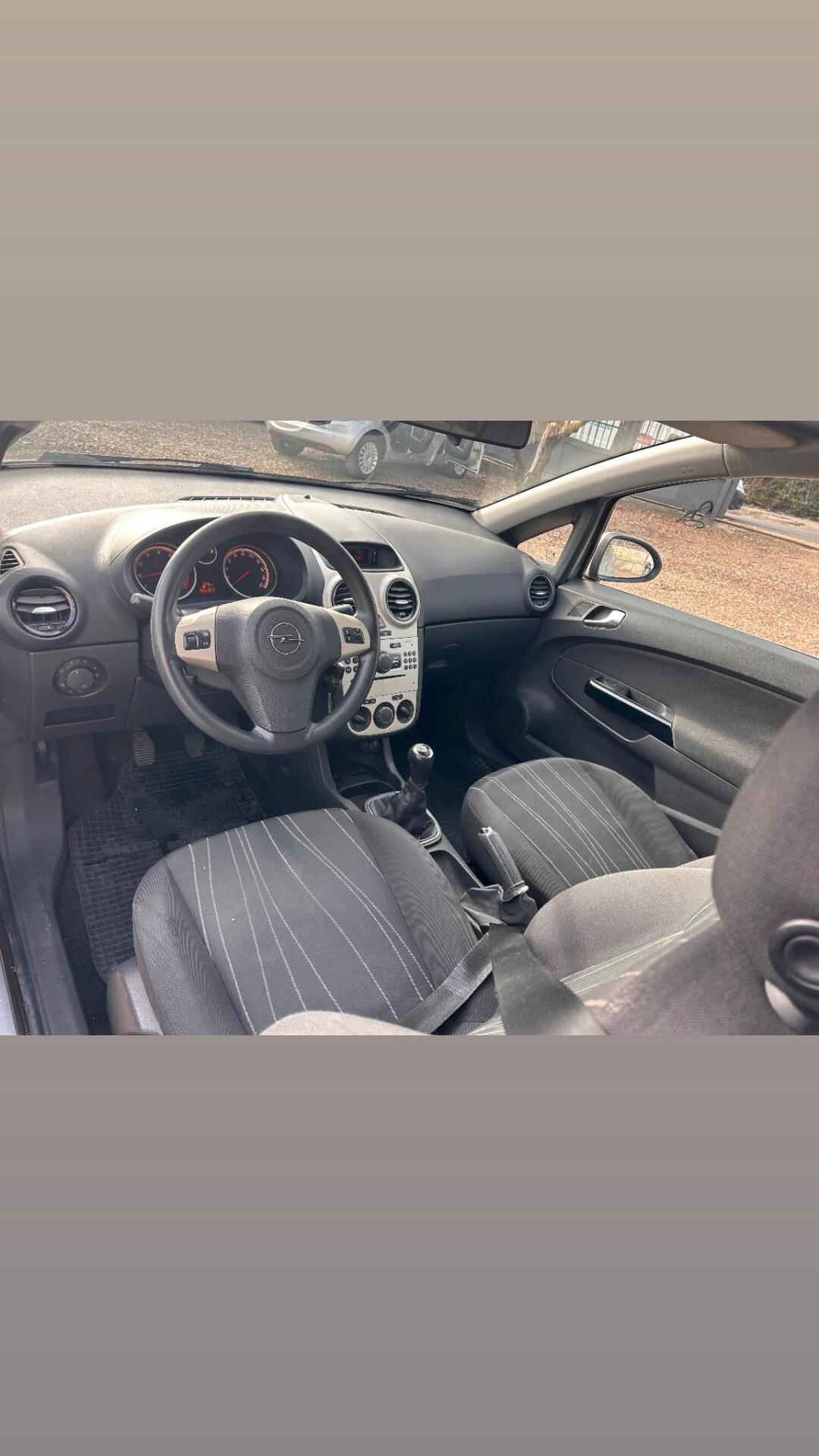 Opel Corsa 1.0 12V 3 porte Enjoy