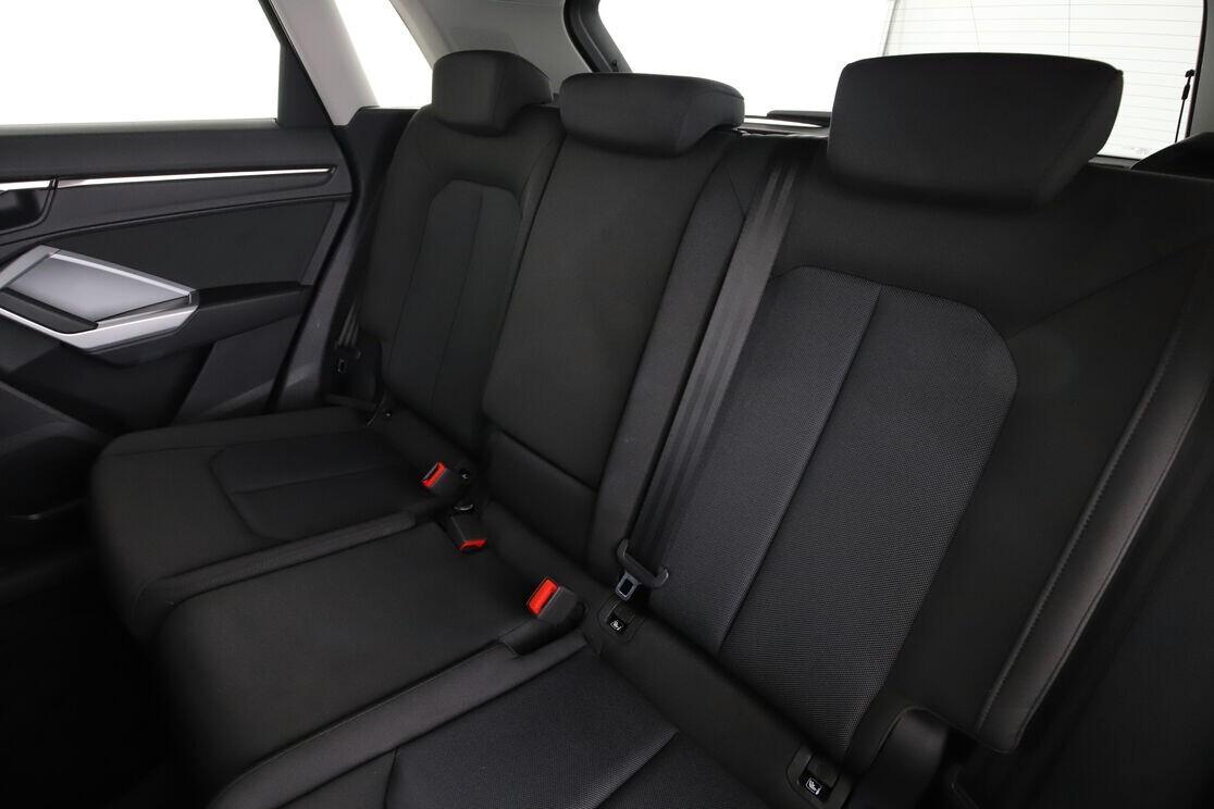 Audi Q3 35 TDI S tronic Business