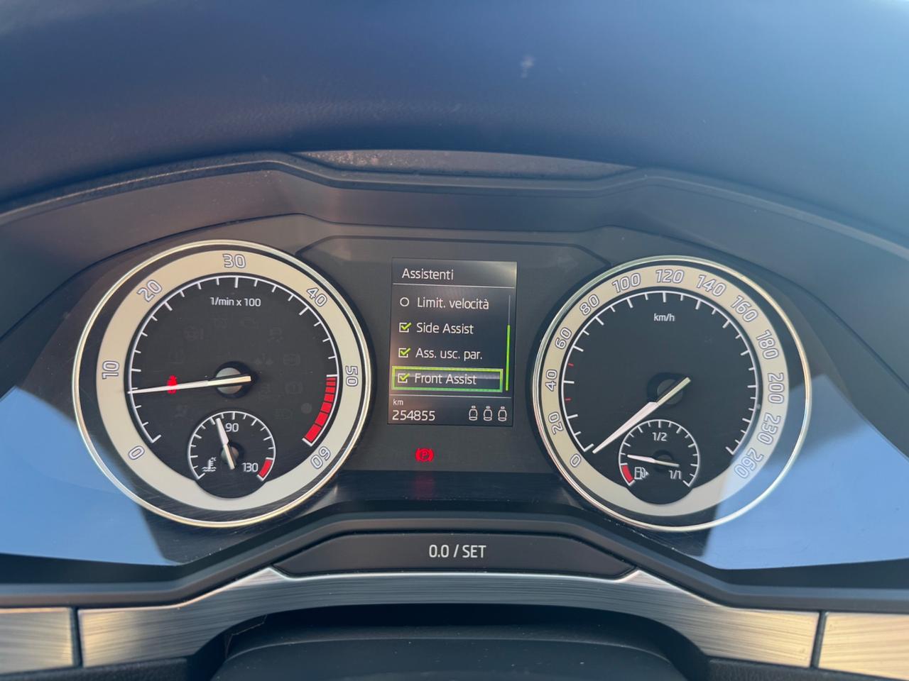 Skoda Superb 1.6 TDI SCR DSG Wagon Style