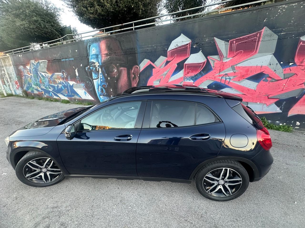 MERCEDES GLA 180 PREMIUM/AUT+TETTO+LED+NAVI+R.CAMERA