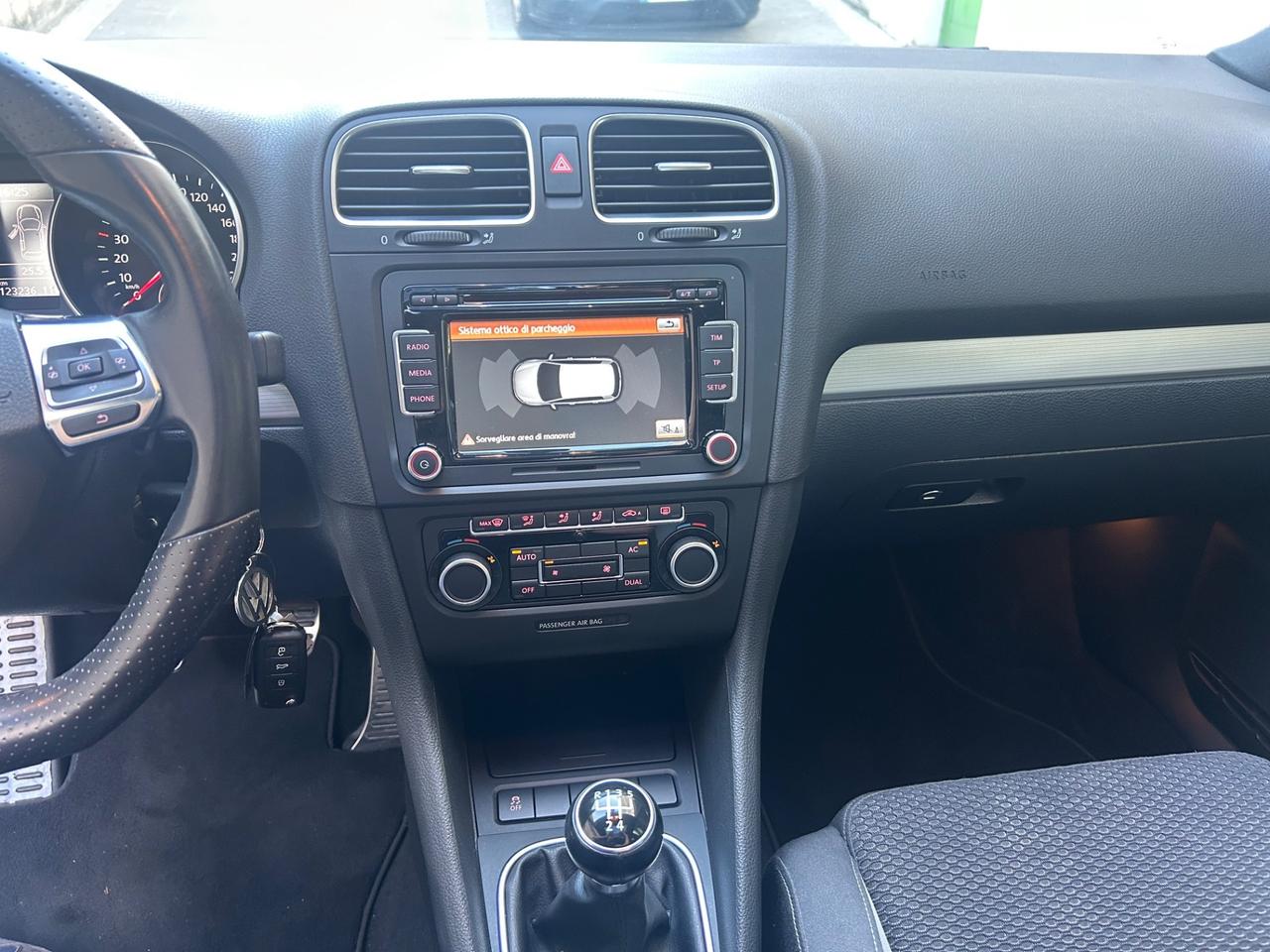 Volkswagen Golf 1.6 TDI DPF 5p. Sport Edition R LINE