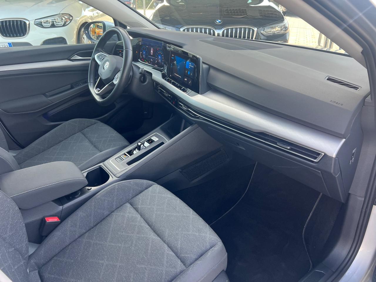 Volkswagen Golf Variant 2.0 TDI SCR Life FINANZIABILE